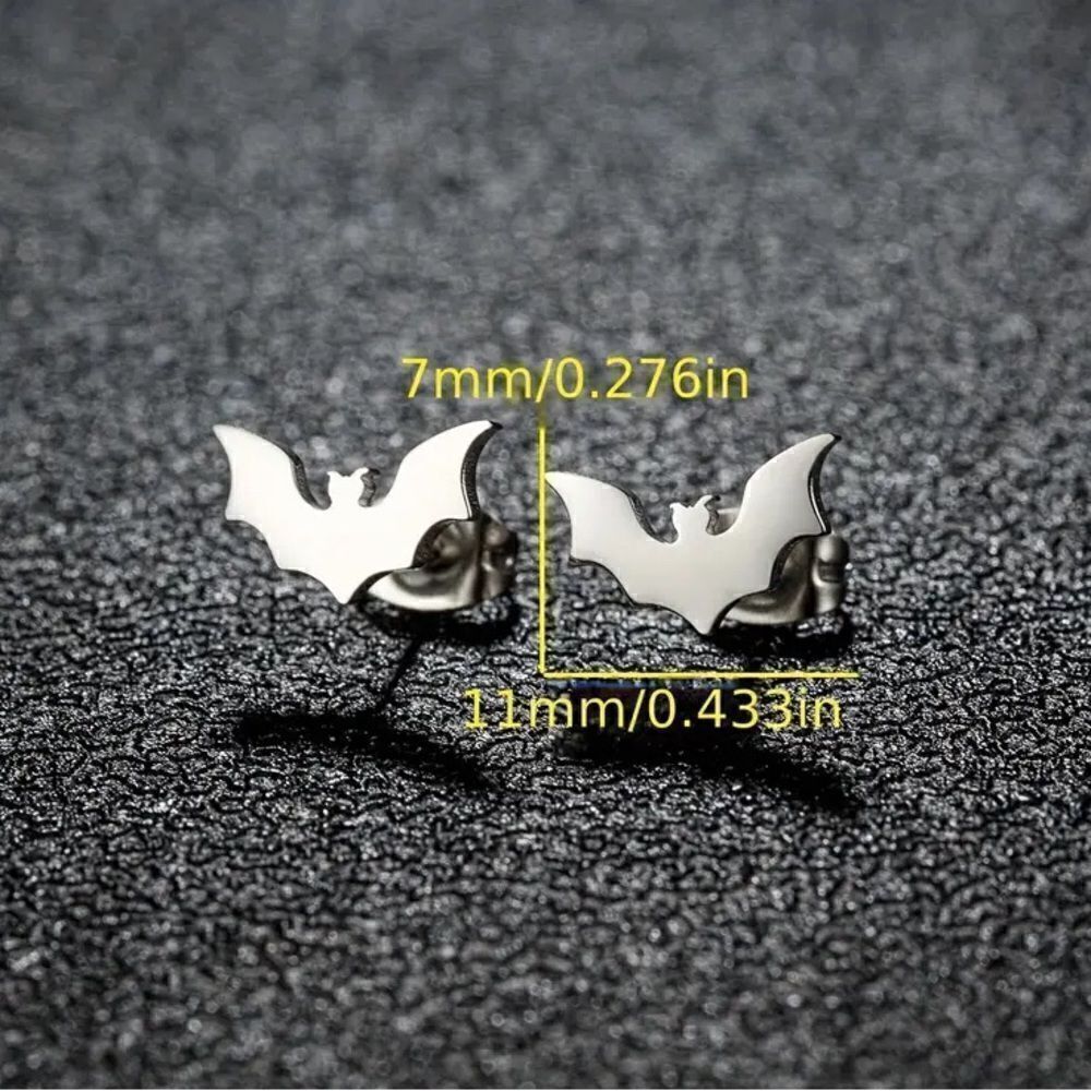 Black Mini bat earring studs - Picture 3 of 4